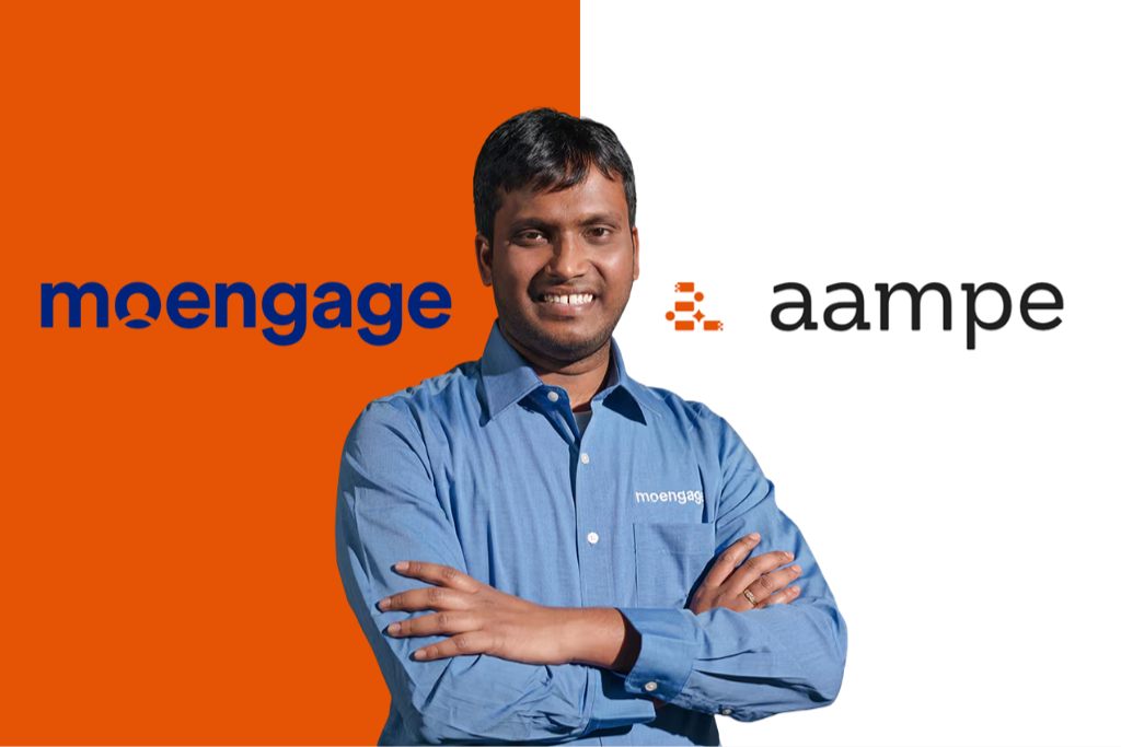 Imagen promocional de la adquisición de Aampe por MoEngage con un ejecutivo al centro y los logotipos de ambas empresas a los lados.